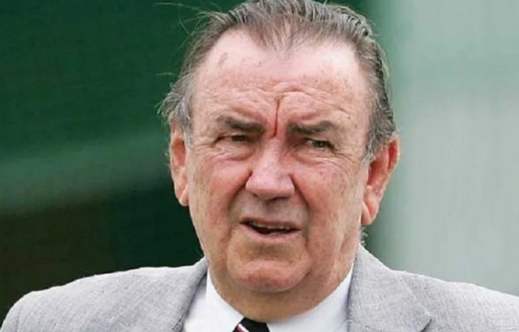 চার দশকের ক্রিকেট জীবন শেষে বব সিম্পসন রেখে গেছেন এক অমূল্য উত্তরাধিকার। একজন খেলোয়াড় হিসেবে তিনি দৃঢ়তা শিখিয়েছেন, অধিনায়ক হিসেবে নেতৃত্বের মানে শিখিয়েছেন আর কোচ হিসেবে শিখিয়েছেন কিভাবে দলকে সাফল্যের চূড়ায় পৌঁছানো যায়।