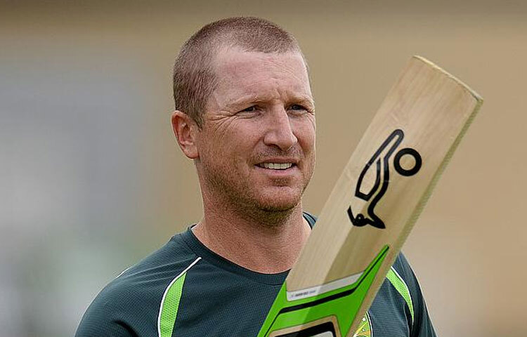 ২০১৫ সালে আন্তর্জাতিক ক্রিকেট থেকে অবসর নেন হাড্ডিন। এরপর তিনি কোচিংয়ে যুক্ত হন এবং অস্ট্রেলিয়া দলের সহকারী কোচ হিসেবে দায়িত্ব পালন করেন। ক্রিকেটকে তিনি এখনও ভিন্ন আঙ্গিকে সেবা দিয়ে যাচ্ছেন।