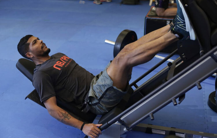 উমেশের ক্যারিয়ারে সবচেয়ে বড় বাঁধা ছিল চোট। হ্যামস্ট্রিং, গোড়ালি কিংবা পিঠের ইনজুরিতে বারবার মাঠের বাইরে যেতে হয়েছে। তবে প্রতিবারই তিনি লড়াই করে ফিরেছেন। ভারতীয় ক্রিকেটে তার উপস্থিতি হয়তো নিয়মিত ছিল না, কিন্তু যখনই সুযোগ পেয়েছেন, নিজের সর্বোচ্চ দিয়েছেন।