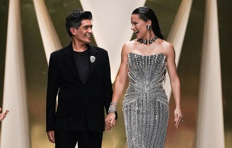 মনিশ মালহোত্রা প্রমাণ করেছেন, ফ্যাশন শুধু বস্ত্র নির্বাচন নয়; এটি এক ধরনের ভাষা যার মধ্যে লুক, আত্মবিশ্বাস, ব্যক্তিত্ব এবং সাংস্কৃতিক ধারাই মিশে আছে। পোশাক মানুষের পরিচয়, আত্ম-উপস্থাপনা এবং সামাজিক মর্যাদা গড়ার এক শক্তিশালী মাধ্যম।