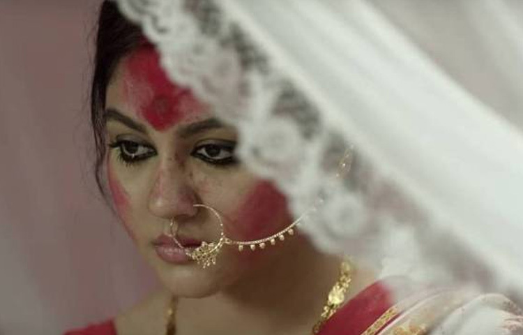 জয়ার টালিউড ক্যারিয়ারের সবচেয়ে আলোচিত ছবি নিঃসন্দেহে ‘বিসর্জন’। কৌশিক গাঙ্গুলির পরিচালনায় তৈরি এ ছবিতে বাংলাদেশের এক বিধবা মুসলিম নারী ‘পদ্মা’ চরিত্রে অভিনয় করে তিনি জিতে নেন পশ্চিমবঙ্গ সরকারের শ্রেষ্ঠ অভিনেত্রীর পুরস্কার। পরে ‘বিজয়া’ ছবিতে সেই পদ্মার গল্পের পরিণতি দেখানো হয়।