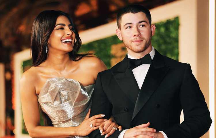 নিক জোনাসের সঙ্গে বিয়ের পর আন্তর্জাতিক লাইমলাইটে আরও বেশি সময় কাটাচ্ছেন প্রিয়াঙ্কা। কিন্তু ব্যক্তিজীবনের ঝলমল অংশের বাইরেও তিনি একজন মানবিক ও চেতনা-সম্পন্ন মানুষ।