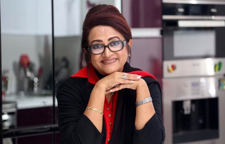 আটবার জাতীয় চলচ্চিত্র পুরস্কার পেয়েছেন এই অভিনেত্রী, যার মধ্যে রয়েছে সেরা অভিনেত্রী বিভাগে একাধিকবার জয়।