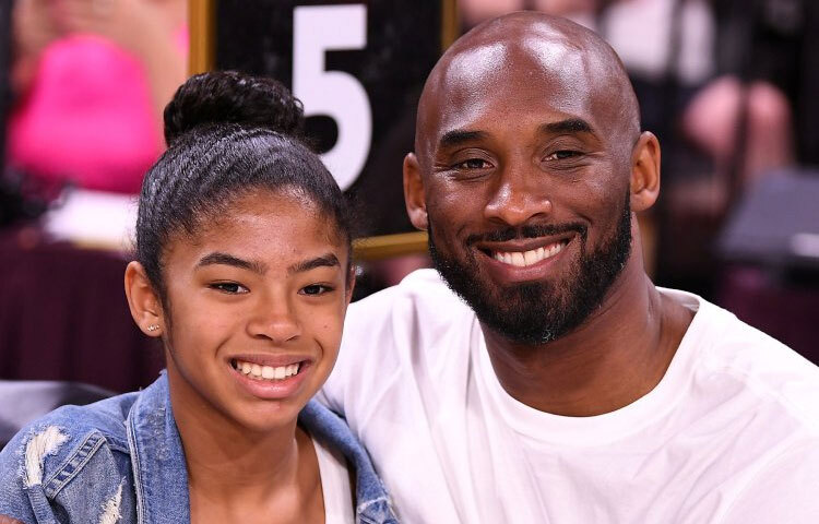 ২৬ জানুয়ারি ২০২০। হেলিকপ্টার দুর্ঘটনায় কোবি ও তার মেয়ে জিয়ান্না চিরতরে বিদায় নেন। খবরটি শুধু বাস্কেটবলপ্রেমী নয়, পুরো বিশ্বকে কাঁদিয়েছিল। কারণ কোবি শুধু একজন খেলোয়াড় নয়, তিনি ছিলেন এক অনুভূতি, এক জীবনদর্শন।