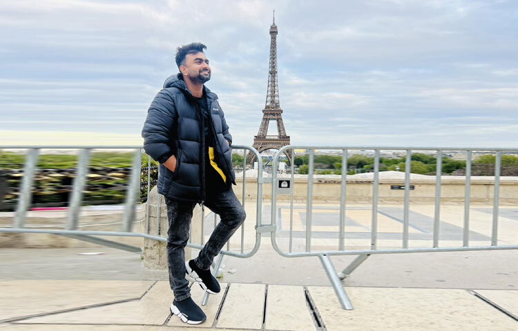 মিডিয়ার চাকচিক্য থেকে দূরে থেকেও ইমরান খুবই সরল জীবনযাপন করেন। গানের বাইরেও তিনি পরিবারের সঙ্গে সময় কাটাতে ভালোবাসেন। ব্যক্তিত্বে বিনয় আর বন্ধুসুলভ আচরণের জন্যও তিনি সবার কাছে প্রিয়।