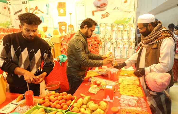 এই মেলা শুধু ব্যবসা নয়, বরং একটি অভিজ্ঞতা, যেখানে ক্রেতা, শিল্পী এবং দর্শনার্থী একসঙ্গে সময় কাটাচ্ছেন, নতুন সম্পর্ক তৈরি করছেন এবং দেশের অর্থনৈতিক ও সাংস্কৃতিক প্রাণে প্রাণ বর্ধন করছেন।