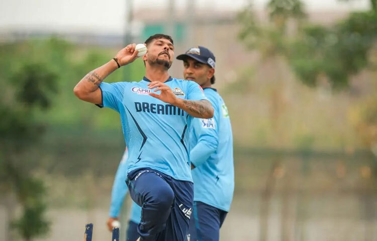 উমেশ যাদবের জীবনের গল্প শুধু ক্রিকেট নয়, লড়াইয়ের প্রতীকও বটে। কয়লাখনি থেকে উঠে এসে ভারতের হয়ে খেলার স্বপ্ন পূরণ করা তার জীবনের সবচেয়ে বড় অর্জন। তার জীবনী আজ অনেক তরুণকে শেখায়-পরিশ্রম আর দৃঢ় সংকল্প থাকলে কোনো স্বপ্নই অসম্ভব নয়।