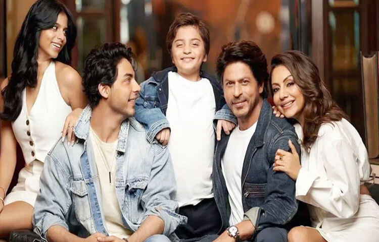 তাদের সংসারের উজ্জ্বল প্রতিচ্ছবি হলো ভালোবাসা, ধৈর্য আর একে অপরকে সমর্থন করার মানসিকতা।