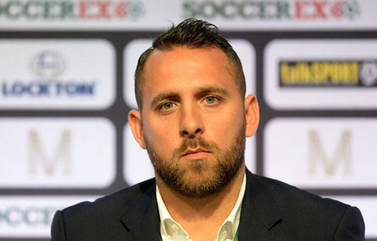 মাইকেল চোপড়ার গল্প আমাদের মনে করিয়ে দেয়, ফুটবল শুধু গোল আর ট্রফির হিসাব নয়। এটি মানুষের গল্প, ভাঙা-গড়া আর আবার দাঁড়িয়ে যাওয়ার গল্প। স্ট্রাইকার হিসেবে তিনি যতটা লড়াকু ছিলেন, মানুষ হিসেবে তার লড়াই ছিল আরও গভীর।