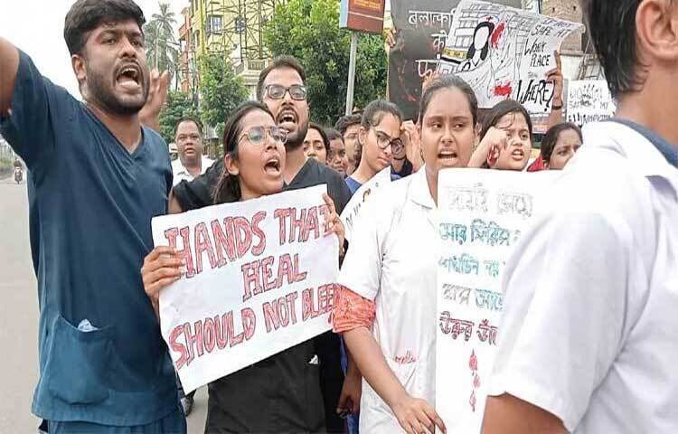 কলকাতার আরজি কর মেডিক্যাল কলেজ হাসপাতালের শিক্ষানবিশ চিকিৎসককে ধর্ষণ ও হত্যাকাণ্ডের ঘটনার প্রতিবাদে পশ্চিমবঙ্গের পাশাপাশি পুরো দেশই উত্তাল হয়ে উঠেছে।