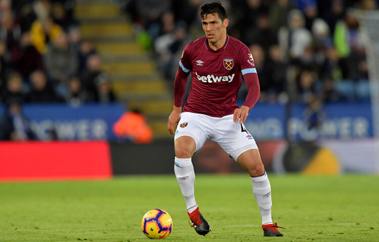 মাঠের বাইরে বালবুয়েনা বেশ শান্ত প্রকৃতির মানুষ। পরিবার এবং ঘনিষ্ঠ বন্ধুদের সঙ্গে সময় কাটাতে ভালোবাসেন। সোশ্যাল মিডিয়ায় তিনি সক্রিয়, যেখানে নিজের খেলার মুহূর্ত ও ব্যক্তিগত জীবনের ঝলক শেয়ার করেন।