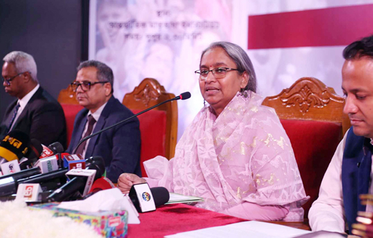 চলতি বছরের এইচএসসি ও সমমান পরীক্ষার ফলাফলে পাসের হার কমেছে। আজ দুপুর আড়াইটার দিকে রাজধানীর সেগুনবাগিচায় আন্তর্জাতিক মাতৃভাষা ইনস্টিটিউটে আয়োজিত সংবাদ সম্মেলনে শিক্ষামন্ত্রী ডা. দীপু মনি এসব কথা বলেন। ছবি: জাগো নিউজ