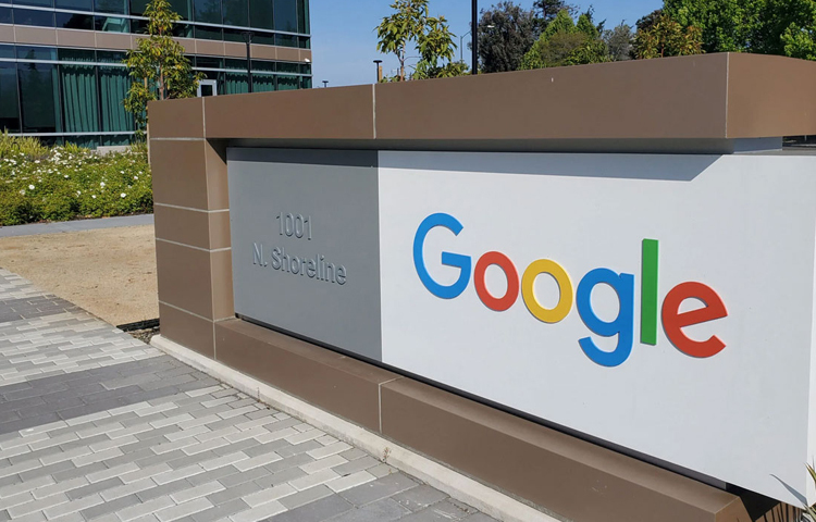 ইতিহাস বলছে, যতক্ষণ কোনো উদ্দেশ্য সাধিত হয় ততক্ষণ আনন্দের সঙ্গে তা করে টেক জায়ান্ট সংস্থাটি। কিন্তু কাজ হয়ে গেলে সেগুলো সরিয়ে ফেলে তারা। ছবি: সংগৃহীত