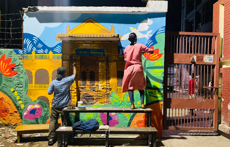 বিশ্ববিদ্যালয় ক্যাম্পাসের দেওয়াল, ভাস্কর্য, ফেস্টুন ও মুখোশে এবার রিকশাচিত্র ফুটিয়ে তোলা হবে। ছবি: মেহেরাবুল ইসলাম সৌদিপ