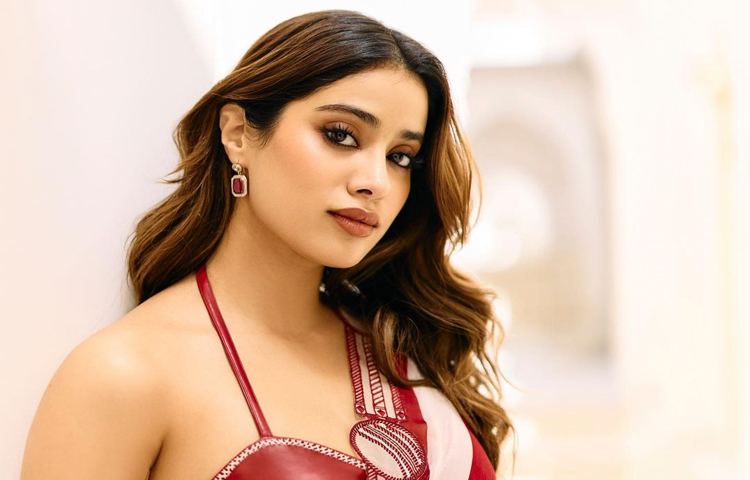 শুধু স্টাইলের জন্যই নয় অভিনয়ের জন্যও বেশ আলোচনায় থাকেন লাস্যময়ী এ অভিনেত্রী। ছবি: ইনস্টাগ্রাম