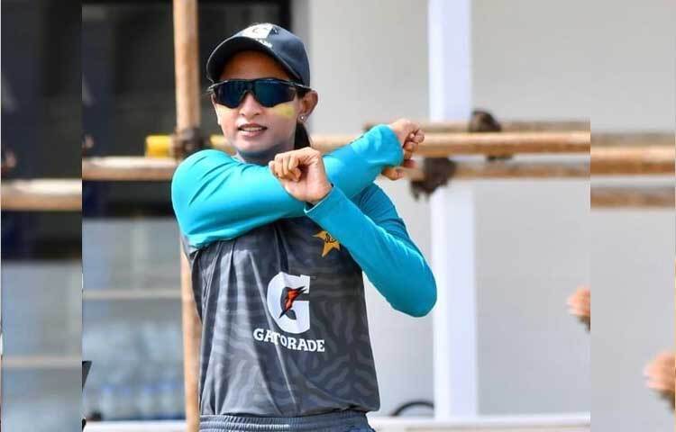 পাকিস্তানের জাতীয় মহিলা ক্রিকেট দলের অন্যতম সদস্য ওমাইমা ডানহাতি ব্যাটসম্যান এবং ডানহাতি অফব্রেক বোলার হিসেবে খেলেন। ছবি: ইনস্টাগ্রাম