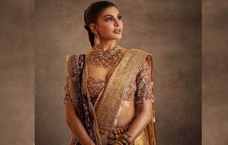 সম্প্রতি রাজকীয় সাজে বেশকিছু ছবি সামাজিক যোগাযোগ মাধ্যম ইনস্টাগ্রামে পোস্ট করেছেন। ছবি: ইনস্টাগ্রাম