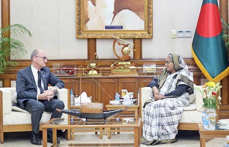 আজ গণভবনে প্রধানমন্ত্রী শেখ হাসিনার সঙ্গে সৌজন্য সাক্ষাৎ করেন বাংলাদেশে নিযুক্ত জার্মানির রাষ্ট্রদূত অখিম ট্রস্টার। ছবি: ইয়াসিন কবির জয়