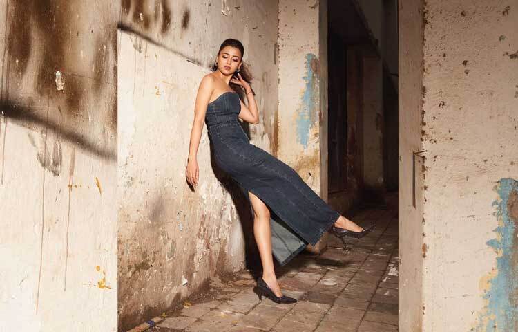 অভিনয় করেছেন জনপ্রিয় হিন্দি সিরিয়াল ‘নাগিন’ এর মুখ্য চরিত্রে। ছবি: ইনস্টাগ্রাম