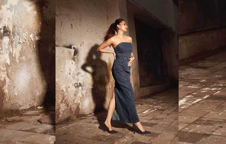 সম্প্রতি বেশকিছু ছবি শেয়ার করেছেন তেজস্বী। সেখানে ডেনিমের থাই স্লিম বডিকনে বেশ লাস্যময়ী লাগছিল তাকে। ছবি: ইনস্টাগ্রাম