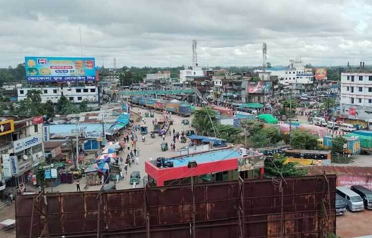 যাত্রী ও চালকদের যেন দুর্ভোগের শেষ নেই। ছবি: এম মাঈন উদ্দিন
