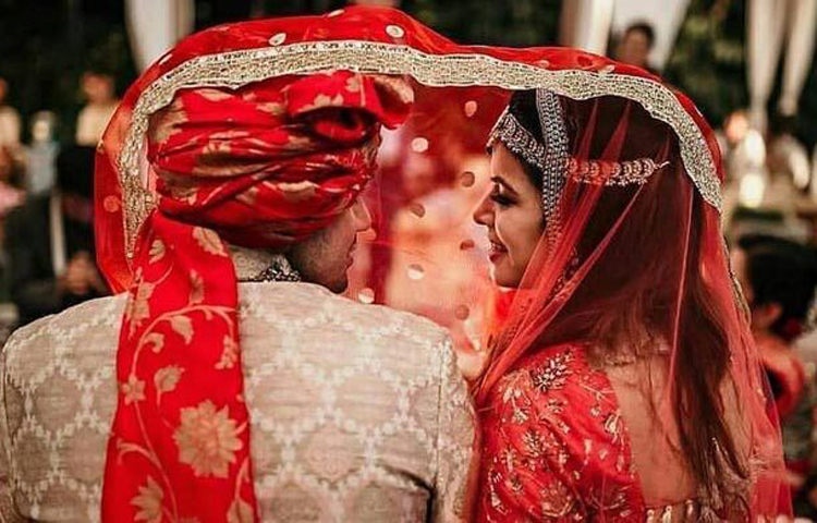 বিয়ের আগে হবু বর-কনের উচিত কয়েকটি মেডিকেল টেস্ট করানো। এতে বিরক্ত বা রাগান্বিত হওয়ার কিছু নেই বরং সচেতন মানুষ হিসেবে ভবিষ্যতের কথা বিবেচনা করে প্রতিটি হবু দম্পতিরই উচিত কয়েকটি টেস্ট করানো। ছবি: সংগৃহীত