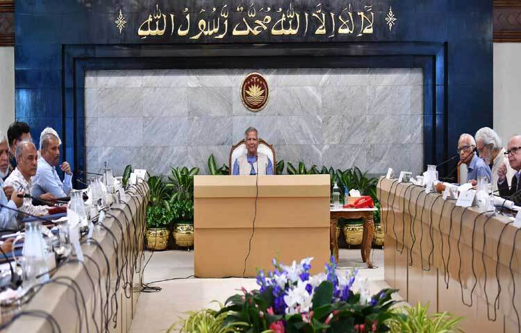 আজ উপদেষ্টা পরিষদের বৈঠকে সভাপতিত্ব করেন প্রধান উপদেষ্টা প্রফেসর মুহাম্মদ ইউনূস। ছবি: পিআইডি