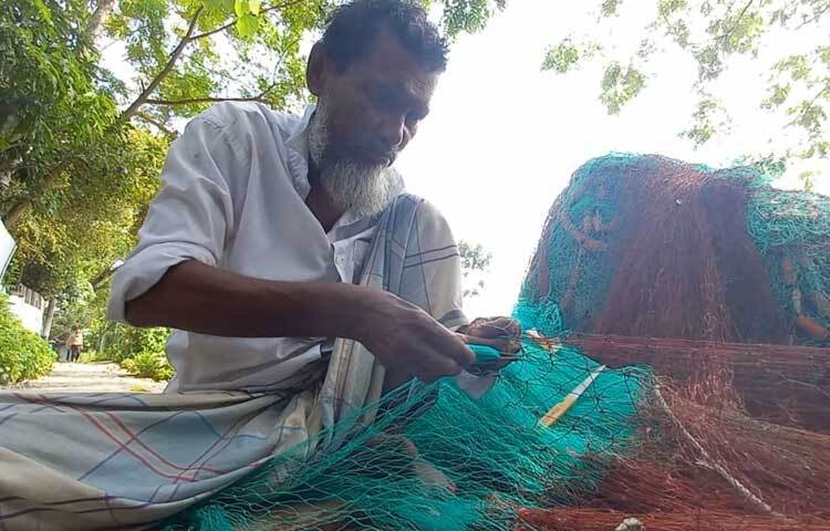 ২২ দিনের নিষেধাজ্ঞা কাটিয়ে নদীতে নামার প্রস্তুতি নিচ্ছেন চাঁদপুরের অর্ধলক্ষাধিক জেলে।