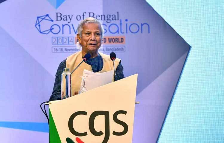 অন্তর্বর্তী সরকারের প্রধান উপদেষ্টা অধ্যাপক মুহাম্মদ ইউনূস বলেছেন, দেশের চিত্রকর্মগুলো তরুণদের আবেগ এবং আকাঙ্ক্ষার প্রতিফলন, যা হত্যা এবং নির্যাতনের মধ্যে সৃষ্টি হয়েছিল। কোনো পরিকল্পিত উদ্যোগ ছিল না। এতে কোনো অর্থায়নও ছিল না। এগুলো তরুণ প্রজন্মের সৃজনশীলতার এক উজ্জ্বল উদাহরণ। ছবি: প্রধান উপদেষ্টার প্রেস উইং