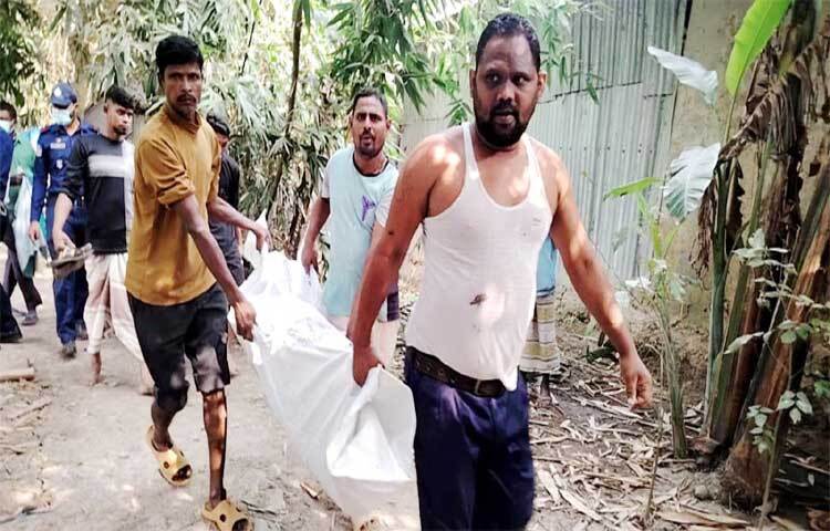 বগুড়ায় ছাত্র-জনতার আন্দোলনে নিহতের তিন মাস ২১ দিন পর আদালতের নির্দেশে আব্দুল মান্নানের মরদেহ কবর থেকে তোলা হয়েছে। ছবি: জাগো নিউজ