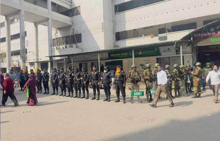 র‌্যাব-৩ এর সহকারী পরিচালক মোহাম্মদ ফয়জুল ইসলাম জানান, টঙ্গীর ইজতেমা ময়দানের দখল নিয়ে দুই পক্ষের সংঘর্ষের ঘটনায় কাকরাইল মসজিদ ও ঢাকা মেডিকেল কলেজ হাসপাতাল এলাকায় র‌্যাব-৩ এর নিরাপত্তা জোরদার করা হয়েছে।