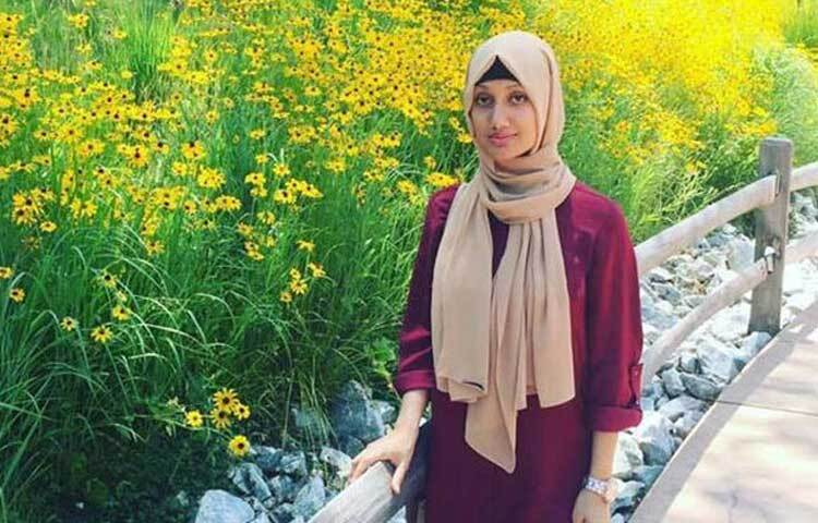 ইরান ও ইন্দোনেশিয়ার আচেহ প্রদেশে মুসলিম নারীদের হিজাব পরিধান আইন করে বাধ্যতামূলক করা হয়েছে।