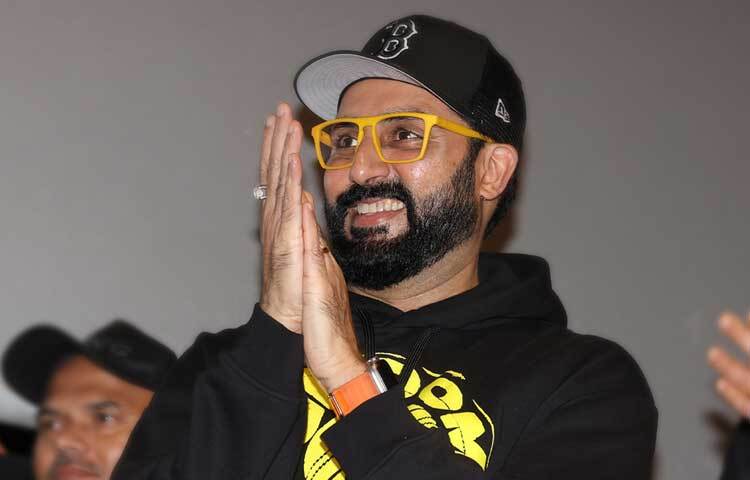 এরপরে তিনি একে একে বেশ কয়েকটি ব্যবসাসফল চলচ্চিত্র উপহার দেন। সেগুলোর মধ্যে অন্যতম বান্টি অর বাবলি (২০০৫), দাশ (২০০৫), ব্লাফমাস্টার (২০০৫), ধুম ২ (২০০৬), গুরু (২০০৭), সরকার রাজ (২০০৮), দোস্তানা (২০০৮), বোল বচ্চন (২০১২) এবং হাউসফুল ৩ (২০১৬)। এছাড়া তার অভিনীত ধুম ৩ (২০১৩) ও হ্যাপি নিউ ইয়ার (২০১৪) সর্বকালের সেরা ব্যবসাসফল ভারতীয় চলচ্চিত্রের তালিকায় জায়গা করে নেয়।