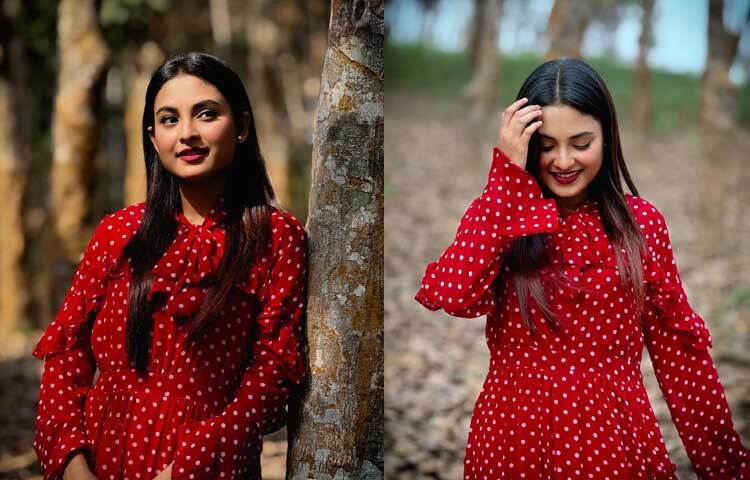 যেকোনো সাজেই মানিয়ে যায় তাকে।