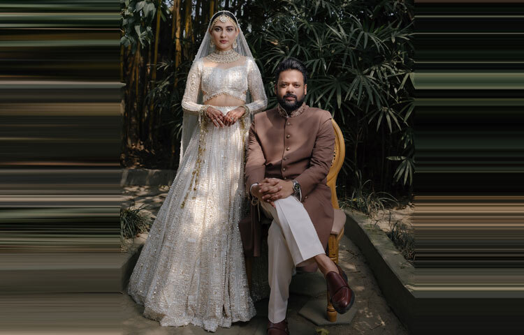 বউসাজে সামাজিক যোগাযোগমাধ্যমে বেশকিছু ছবি শেয়ার করেছেন মেহজাবীন।