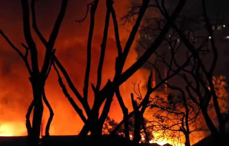 উল্লেখ্য, এর আগেও একাধিকবার আগুন লেগেছিল এই সাততলা বস্তিতে।