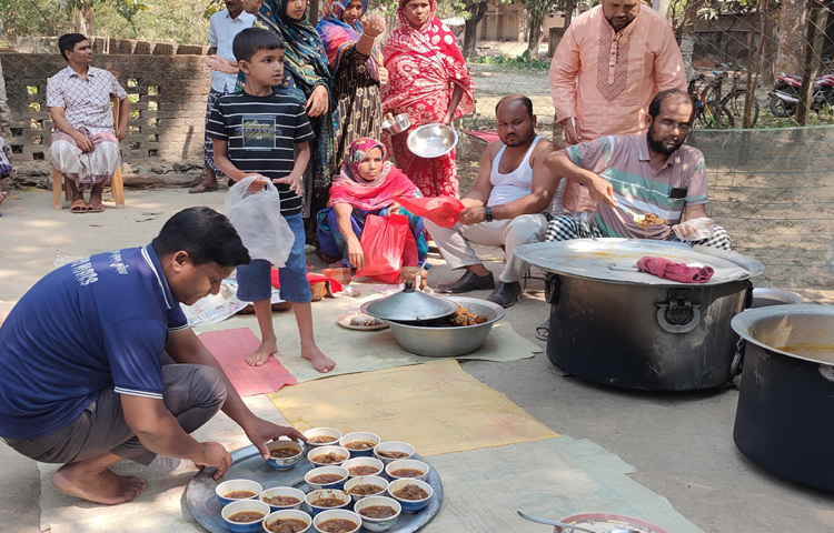 গত ১৮ বছর ধরে ঈদুল ফিতরের পরের দিন সমাজের অসহায় বৃদ্ধদের নিয়ে এমন মিলনমেলার আয়োজন করে আসছেন ধাইনগর সোশাল ওয়েলফেয়ার অ্যাসোসিয়েশন নামের একটি সামাজিক সংগঠন। আগামীতে এই কার্যক্রমের পরিধি বাড়ানোর দাবি স্থানীয়দের।