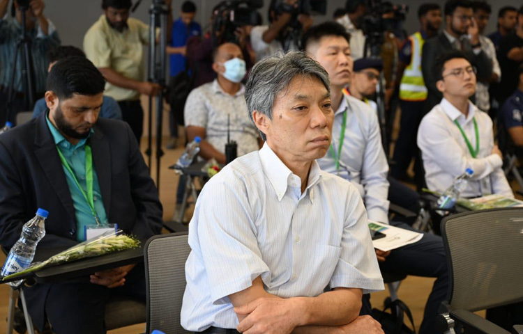 নারায়ণগঞ্জের আড়াইহাজারে অবস্থিত বাংলাদেশ বিশেষ অর্থনৈতিক অঞ্চল পরিদর্শন করেছেন বিদেশি বিনিয়োগকারীদের একটি দল।