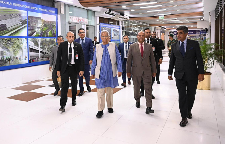 সোমবার (৯ জুন) সন্ধ্যা ৭:৩০ মিনিটে এমিরেটসের একটি ফ্লাইটে যুক্তরাজ্যের উদ্দেশ্যে ঢাকা ত্যাগ করেন প্রধান উপদেষ্টা অধ্যাপক মুহাম্মদ ইউনূস।