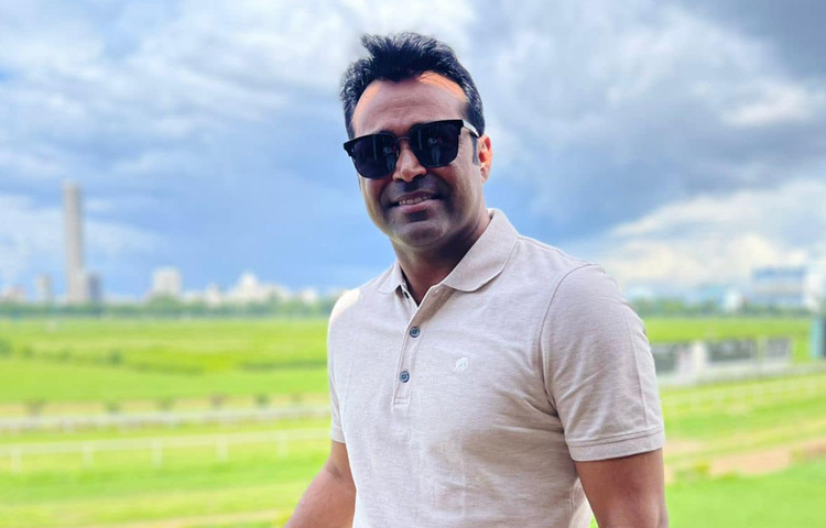 ছোটবেলা থেকেই খেলাধুলার পরিবেশে বেড়ে ওঠা লিয়েন্ডার প্রথম থেকেই ছিলেন স্পোর্টস-নির্ভর এক প্রাণ।