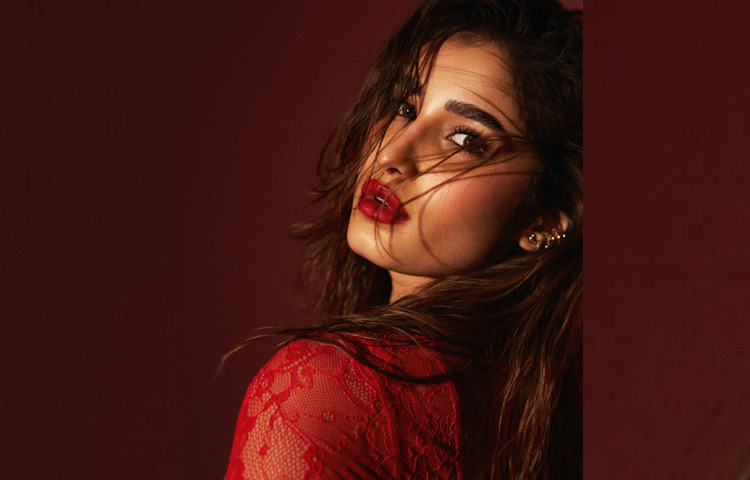 ইনস্টা দুনিয়ার ট্রেন্ড লিস্টে এখন একটাই নাম রাশা।