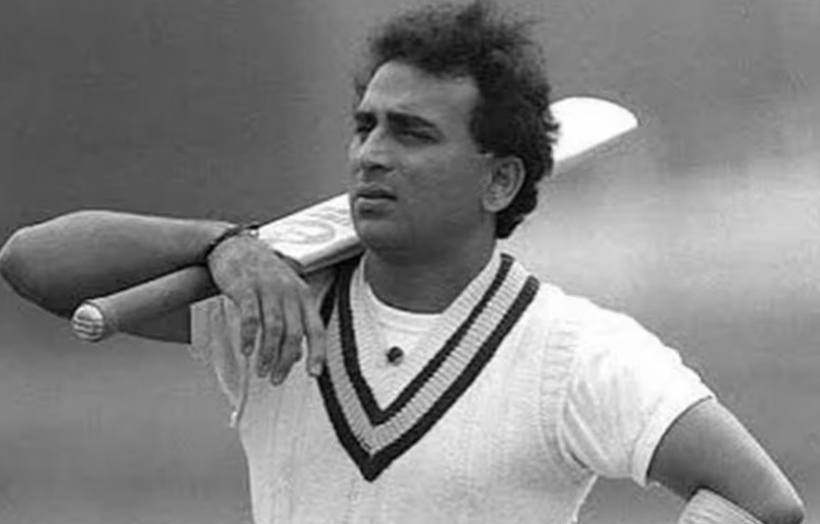 খেলোয়াড়ি জীবনের ১৫ বছর ৩৬২ দিনের মাথায় বিশ্বের প্রথম ব্যাটার হিসেবে ১০ হাজার রানের মাইলফলক স্পর্শ করেন তিনি। ১৯৮৭সালের ৪ মার্চ পাকিস্তানের বিপক্ষে ইজাজ ফাকিহ’র বলে লেট কাটের মাধ্যমে ব্যক্তিগত ৫৮ রানের সময় এ সম্মাননা অর্জন করেন।