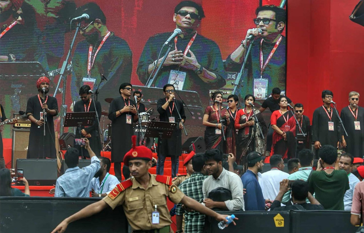 ৩৬ জুলাই উদযাপন মানে শুধুই গান বা আনন্দ নয়। এটা প্রতিবাদের, প্রশ্ন তোলার, বেঁচে থাকা মানুষের না বলা কষ্টগুলোকে প্রকাশ করার মঞ্চও।