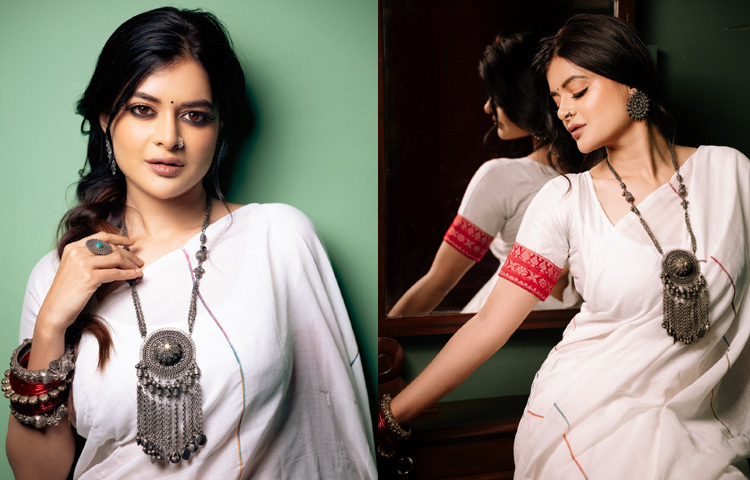 তবে এই ধারাবাহিকে একসঙ্গে দুই নায়ক আর এক নায়িকা থাকবেন কেন? এমন প্রশ্ন ঘুরপাক খাচ্ছে টলিপাড়ার অন্দরে। অনেকেই ধারণা করছেন সম্ভবত এটি একটি ত্রিকোণ প্রেমের কাহিনি হতে চলেছে। তবে এখনও পর্যন্ত কোনও অফিসিয়াল ঘোষণা হয়নি।