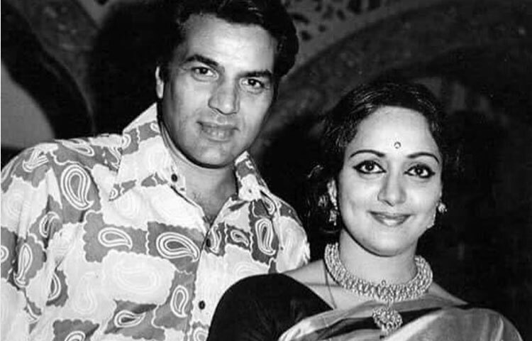 ‘চুপকে চুপকে’, ‘সত্যকাম’, ‘জমীর’, ‘ড্রিম গার্ল’, ‘শরাফত’, ‘দোস্ত’ এমন বহু ছবিতে তিনি রোমান্টিক চরিত্রকে করেছেন নিজের মতো করে প্রাণবন্ত।