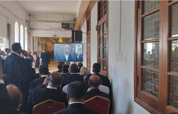 ২০২৪ সালের জুলাই-আগস্টে ছাত্র-জনতার গণঅভ্যুত্থানের প্রেক্ষাপটে দেশের ২৫তম প্রধান বিচারপতির দায়িত্ব নেন ড. সৈয়দ রেফাত আহমেদ। ২০২৪ সালের ১১ আগস্ট প্রধান বিচারপতি হিসেবে তিনি শপথ নেন। সংবিধান অনুযায়ী, বিচারপতিদের অবসরের বয়স ৬৭ বছর। প্রধান বিচারপতি সৈয়দ রেফাত আহমেদ ১৯৫৮ সালের ২৮ ডিসেম্বর জন্মগ্রহণ করেন। সে হিসেবে প্রধান বিচারপতির বয়স ৬৭ বছর পূর্ণ হতে যাচ্ছে ২৭ ডিসেম্বর। সেদিন ছুটি থাকায় আগামীকাল তার শেষ কর্মদিবস। প্রথা অনুসারে শেষ কর্মদিবসে বিদায়ী বিচারপতিকে সুপ্রিম কোর্ট আইনজীবী সমিতি ও অ্যাটর্নি জেনারেল কার্যালয়ের পক্ষ থেকে বিদায়ী সংবর্ধনা জানানো হয়।