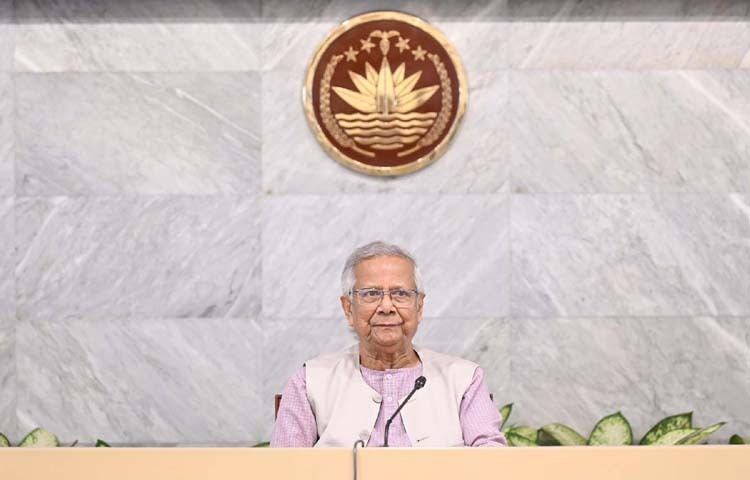 অন্তর্বর্তী সরকারের প্রধান উপদেষ্টা প্রফেসর ড. মুহাম্মদ ইউনূস আজ ঢাকায় তেজগাঁওয়ে তাঁর কার্যালয়ে উপদেষ্টা পরিষদের সভায় সভাপতিত্ব করেন। ছবি: পিআইডি