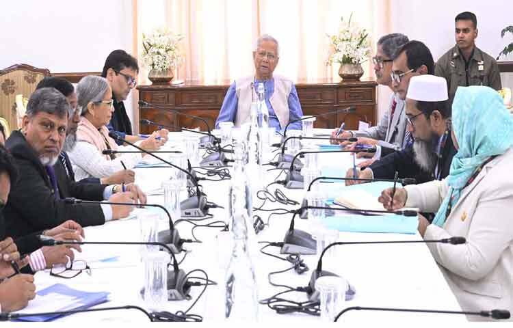 প্রধান উপদেষ্টা প্রফেসর মুহাম্মদ ইউনূস ঢাকায় রাষ্ট্রীয় অতিথি ভবন যমুনায় সামুদ্রিক মৎস্যসম্পদ ও ইকোসিস্টেমের ওপর পরিচালিত জরিপ ও গবেষণা প্রতিবেদন সংক্রান্ত সভায় বক্তৃতা করেন। ছবি: পিআইডি