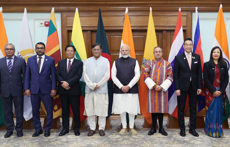 ভারতের প্রধানমন্ত্রী নরেন্দ্র মোদির উপস্থিতিতে ভারতের নয়াদিল্লিতে বিমসটেক দেশগুলোর পররাষ্ট্রমন্ত্রীদের সঙ্গে রিট্রিটের শেষদিনে পররাষ্ট্রমন্ত্রী ড. হাছান মাহমুদ ফটোসেশনে অংশ নেন। ছবি: পিআইডি