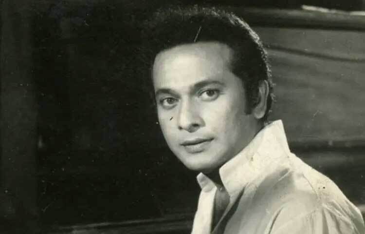 ‘১৩ নম্বর ফেকু ওস্তাগার লেন’ সিনেমায় অভিনয়ের মধ্য দিয়ে চলচ্চিত্রে অভিষেক ঘটে তার।